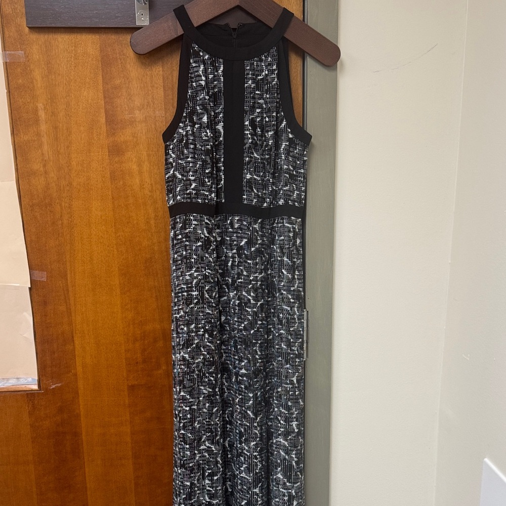 White House Black Market Black and White Maxi Dress